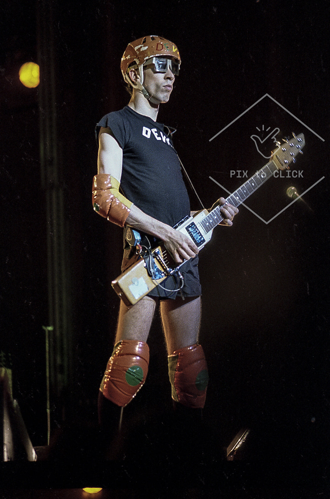 Devo - Avery Fisher Hall  -  New York City  -  January 1, 1979