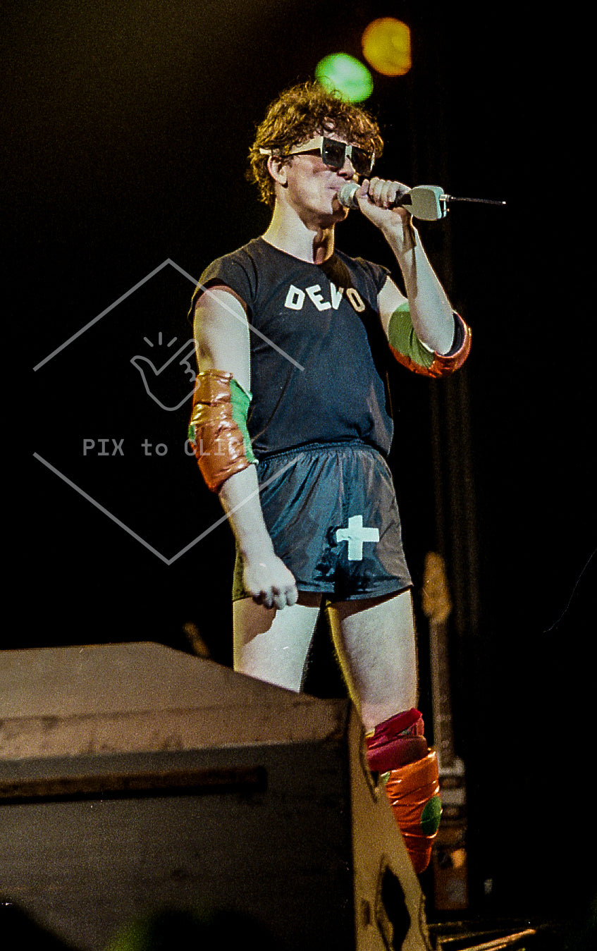 Devo - Avery Fisher Hall  -  New York City  -  January 1, 1979