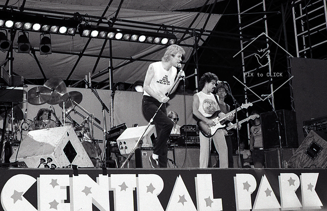 Daryl Hall and John Oates - Dr. Pepper Central Park Music Festival - New York City - August 23, 1980