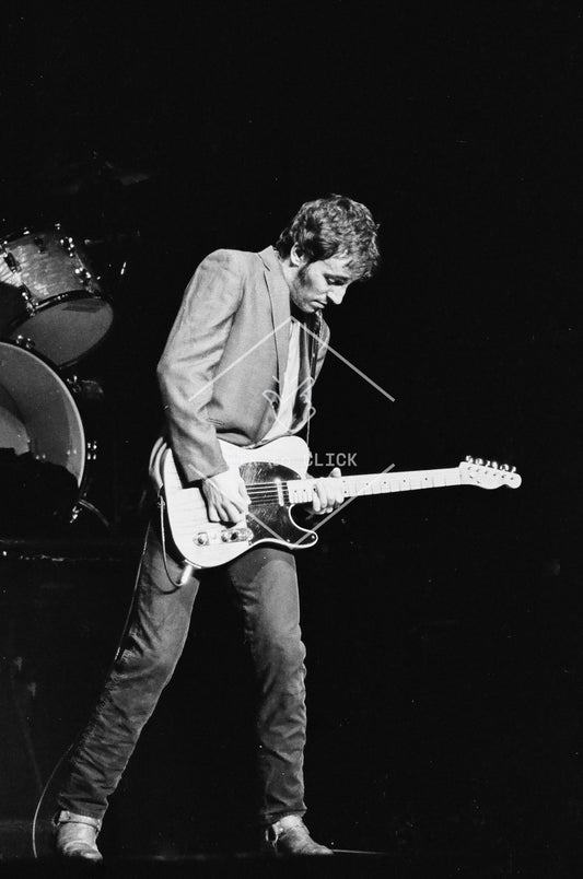 Bruce Springsteen takes centerstage - Madison Square Garden - New York City - November 27, 1980